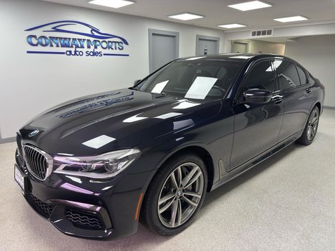 Used 2019 BMW 750i xDrive w/ M Sport Package AWD/4WD image 2