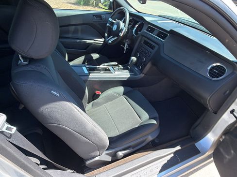 Used 2013 Ford Mustang Coupe RWD image 20