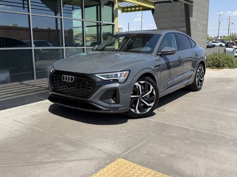 Used 2024 Audi Q8 e-tron Premium Plus AWD/4WD image 2