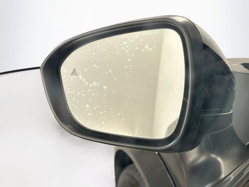 Used 2023 Nissan Ariya AWD image 16