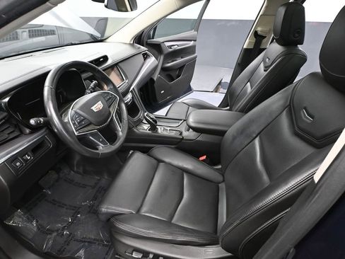 Used 2017 Cadillac XT5 Luxury image 23