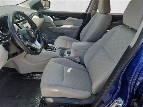 Used 2018 Nissan Rogue Sport SV w/ SV Technology Package FWD image 16