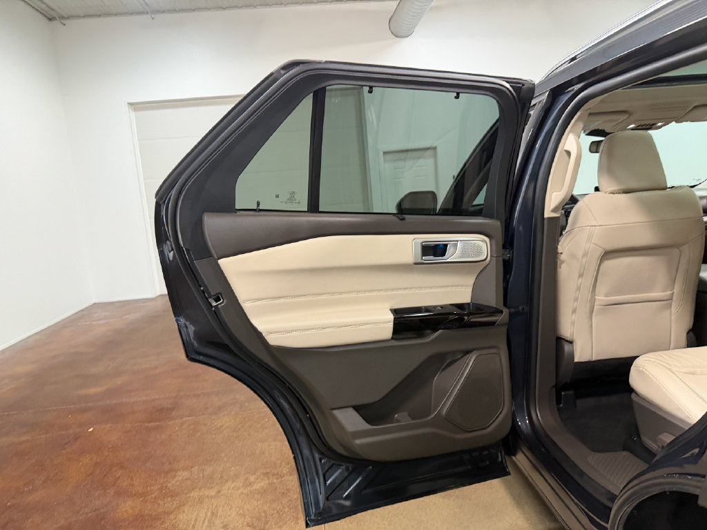 Used 2023 Ford Explorer Platinum w/ Technology Package AWD/4WD image 47