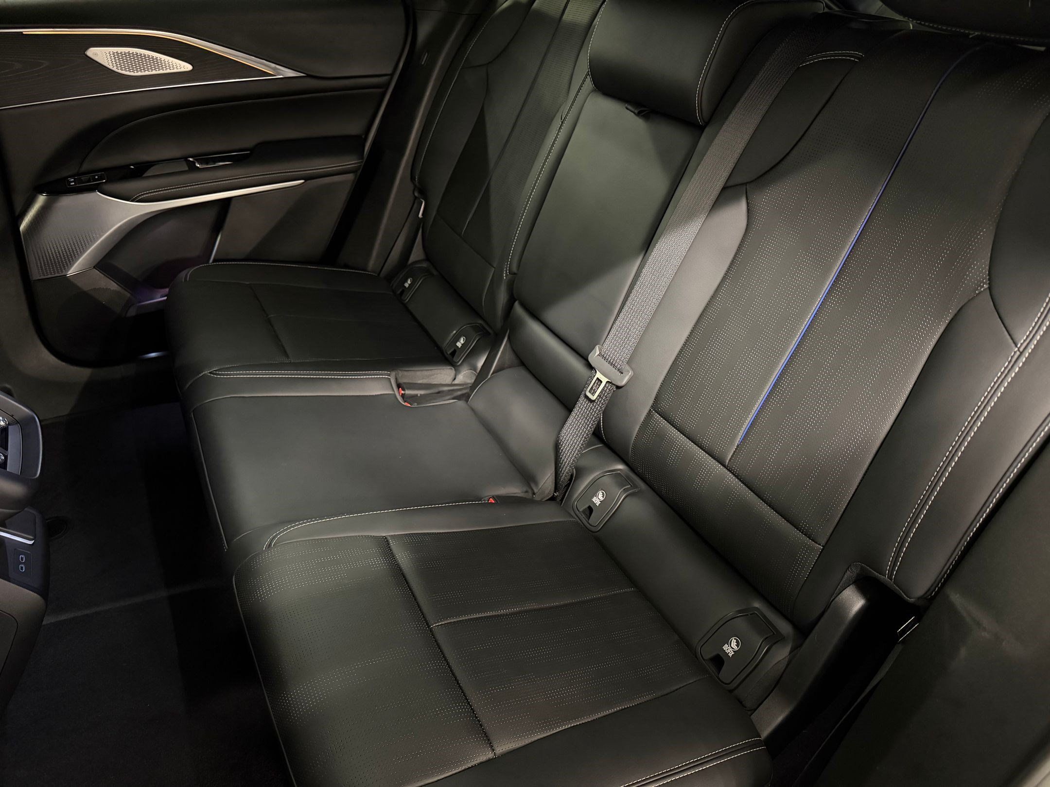 Certified 2024 Cadillac Lyriq Sport RWD image 29