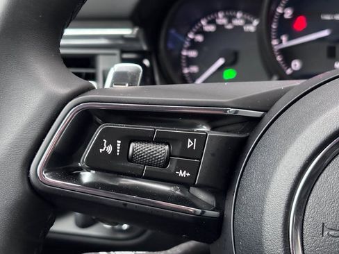 Certified 2026 Porsche Macan image 15