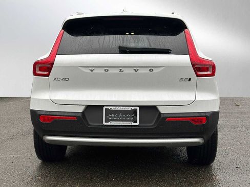 Used 2025 Volvo XC40 B5 Core w/ Protection Package Premier image 4