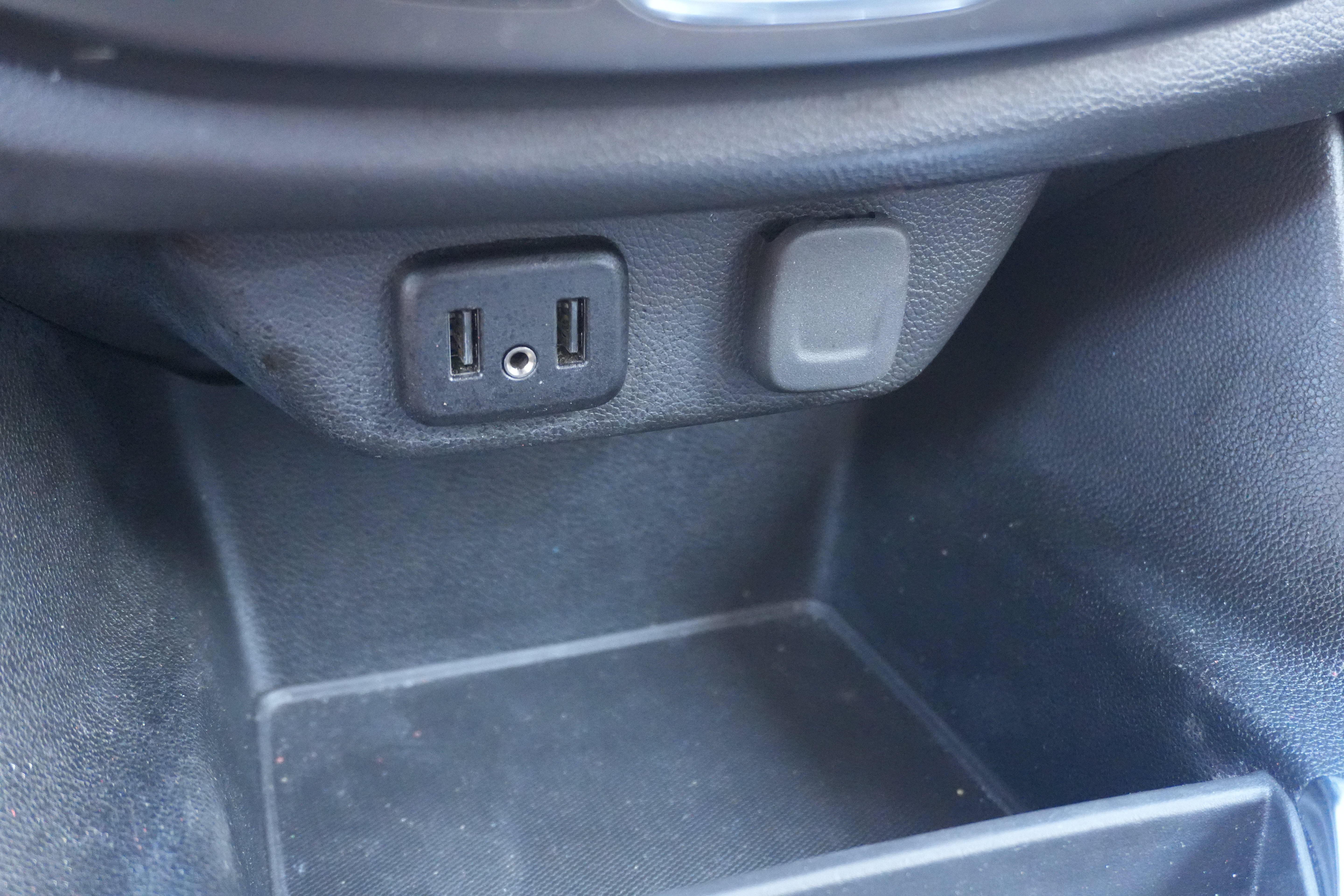 Used 2021 Chevrolet Traverse LT AWD/4WD image 44