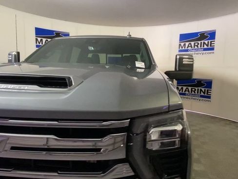 Used 2024 Chevrolet Silverado 2500 High Country w/ High Country Premium Package AWD/4WD image 5