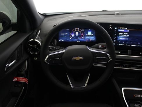 New 2026 Chevrolet Equinox LT w/ Convenience Package II FWD image 17