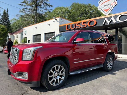 Used 2015 GMC Yukon Denali w/ Touring Package image 3