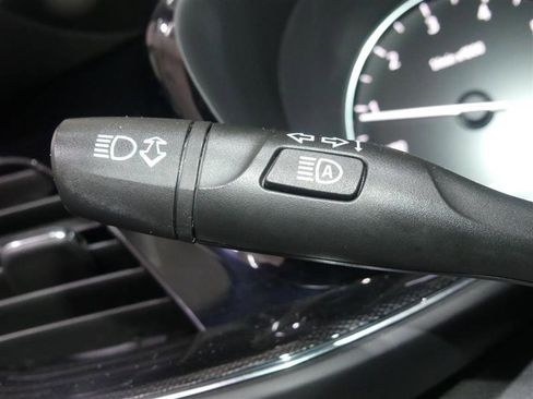 Used 2021 Buick Envision Preferred image 32