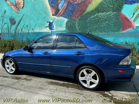 Used 2002 Lexus IS 300 image 3