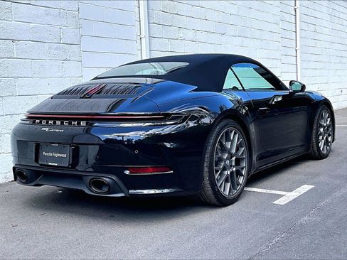 Used 2025 Porsche 911 Carrera RWD image 17