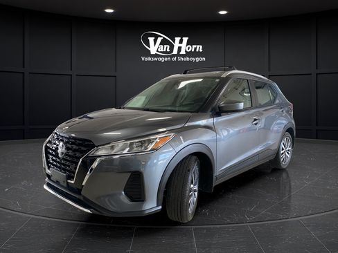 Used 2024 Nissan Kicks SV w/ Interior Electronics Package FWD image 3