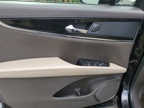 Certified 2022 Lincoln Nautilus Reserve image 17