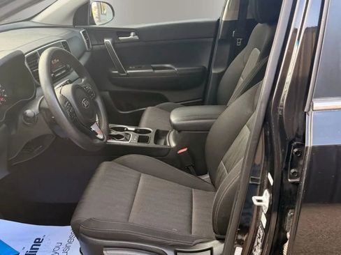 Used 2019 Kia Sportage LX image 5