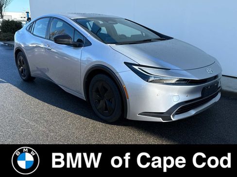 Used 2024 Toyota Prius Prime SE image 1