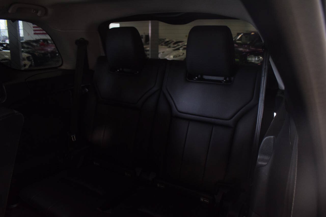 Used 2017 Land Rover Discovery HSE AWD/4WD image 47