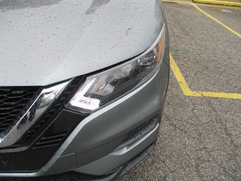 Used 2020 Nissan Rogue Sport S image 24