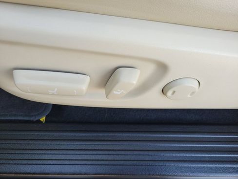 Used 2023 Lexus GX 460 Premium w/ Accessory Package image 24