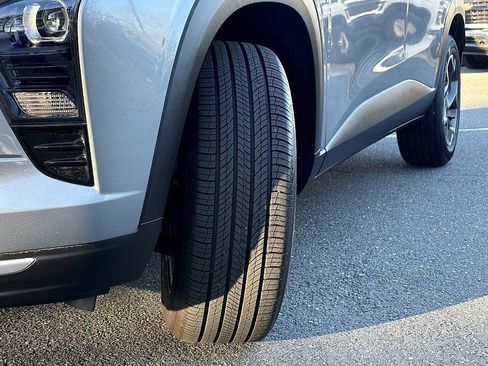 Used 2025 Chevrolet Trax LT w/ Driver Confidence Package image 28