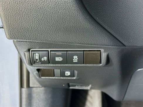 Used 2023 Toyota Corolla Cross AWD Hybrid w/ Moonroof Package image 12