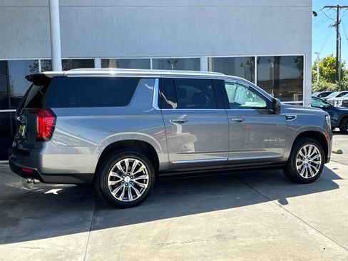 Used 2021 GMC Yukon XL Denali w/ Denali Premium Package AWD/4WD image 3