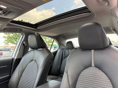 Used 2024 Toyota Camry SE FWD image 7