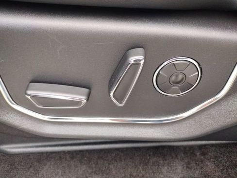 Used 2018 Ford Expedition Platinum image 32