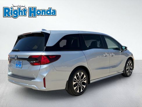 New 2026 Honda Odyssey Elite image 8