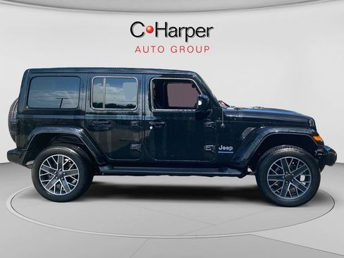 Used 2023 Jeep Wrangler Unlimited Sahara AWD/4WD image 2