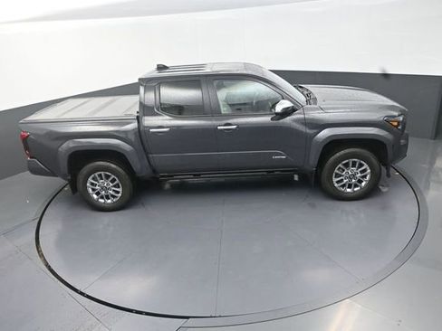 Used 2024 Toyota Tacoma Limited w/ Limited Package (LT) AWD/4WD image 29