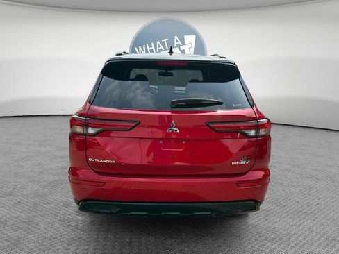 Used 2025 Mitsubishi Outlander 4WD Plug-In Hybrid image 5