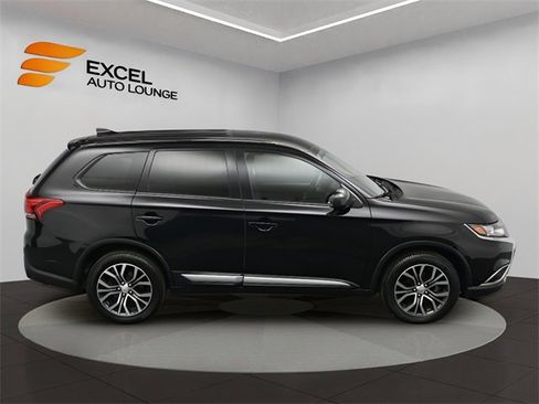 Used 2018 Mitsubishi Outlander SE image 43