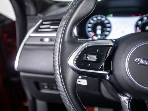 Used 2021 Jaguar F-PACE SVR image 39