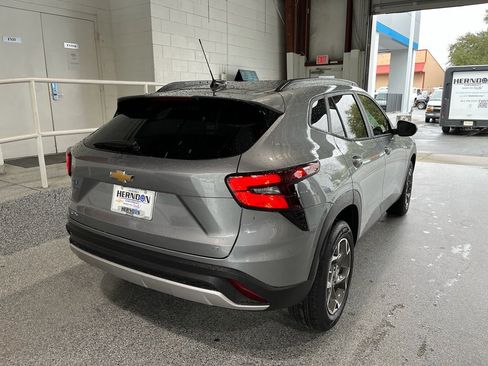 Used 2026 Chevrolet Trax LT FWD image 10