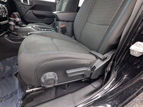 Used 2021 Jeep Wrangler Unlimited Sport image 15