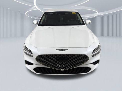 Used 2025 Genesis G70 2.5T image 10