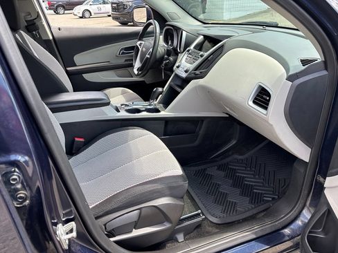 Used 2017 Chevrolet Equinox LT w/ Convenience Package AWD/4WD image 11