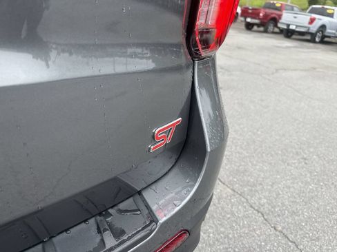 Used 2025 Ford Explorer ST AWD/4WD image 6