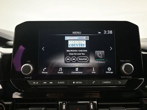 Used 2024 Nissan Pathfinder SV AWD/4WD image 13