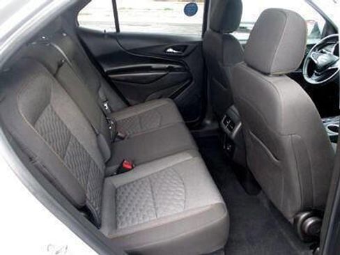 Used 2021 Chevrolet Equinox LT image 2