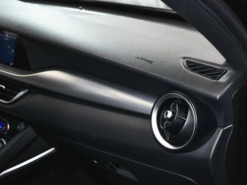 Used 2023 Alfa Romeo Stelvio Veloce image 62