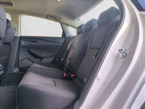 Used 2025 Honda Accord SE image 18