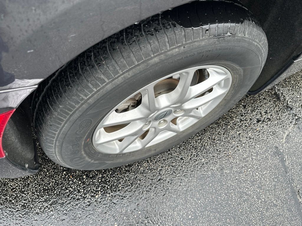 Used 2023 Chrysler Pacifica Touring-L FWD image 8