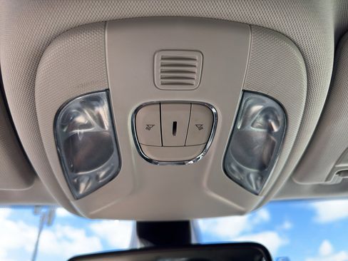 Used 2019 Jeep Compass Latitude w/ Popular Equipment Group AWD/4WD image 24