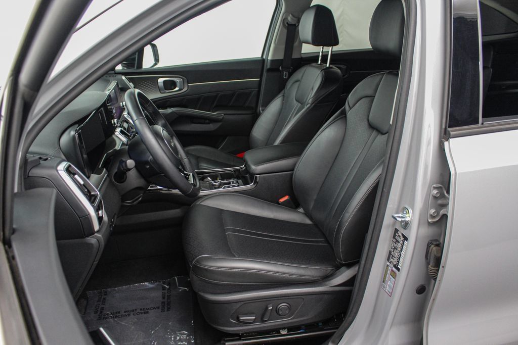 Used 2023 Kia Sorento SX AWD/4WD image 12