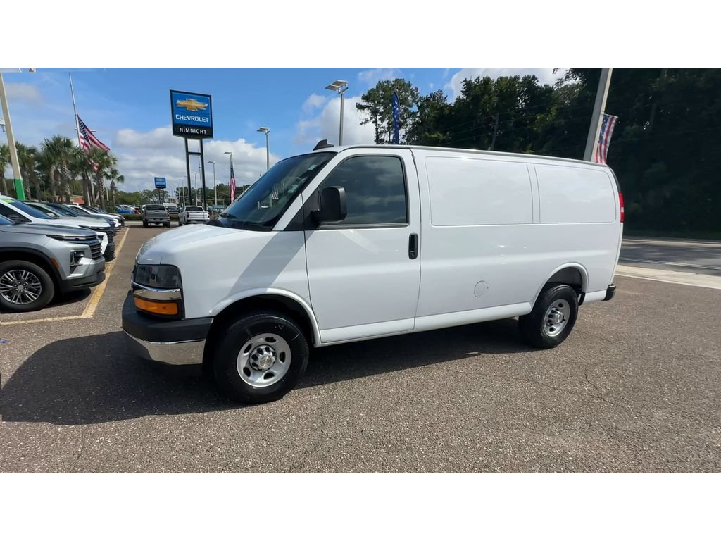 Used 2025 Chevrolet Express 2500 w/ Driver Convenience Package RWD image 6