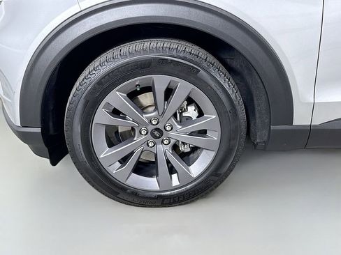 Used 2023 Ford Explorer XLT w/ Equipment Group 202A image 33