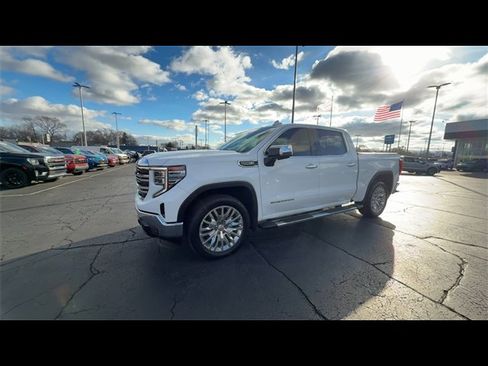 Used 2023 GMC Sierra 1500 SLT w/ SLT Premium Package image 4